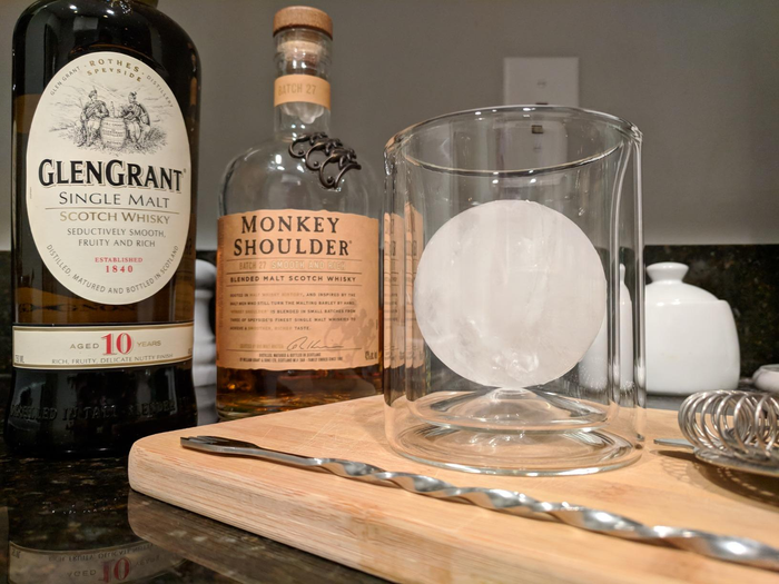 One of the insulated glasses showcasing an ice sphere inside