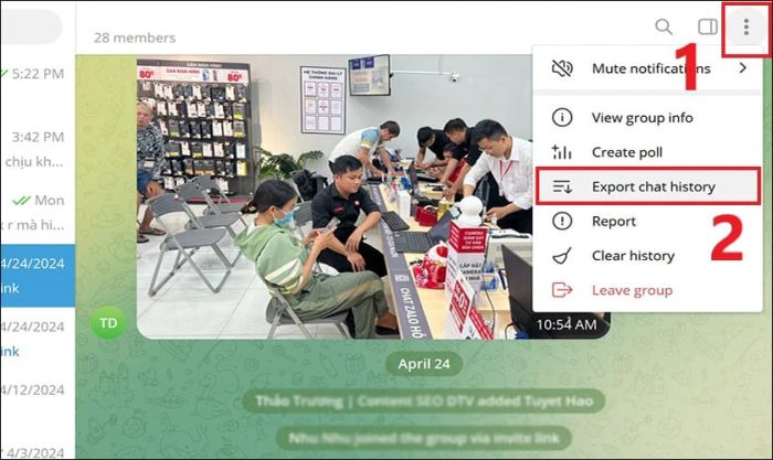 Nhấn vào biểu tượng 3 chấm ở góc trên cùng và chọn Export chat history