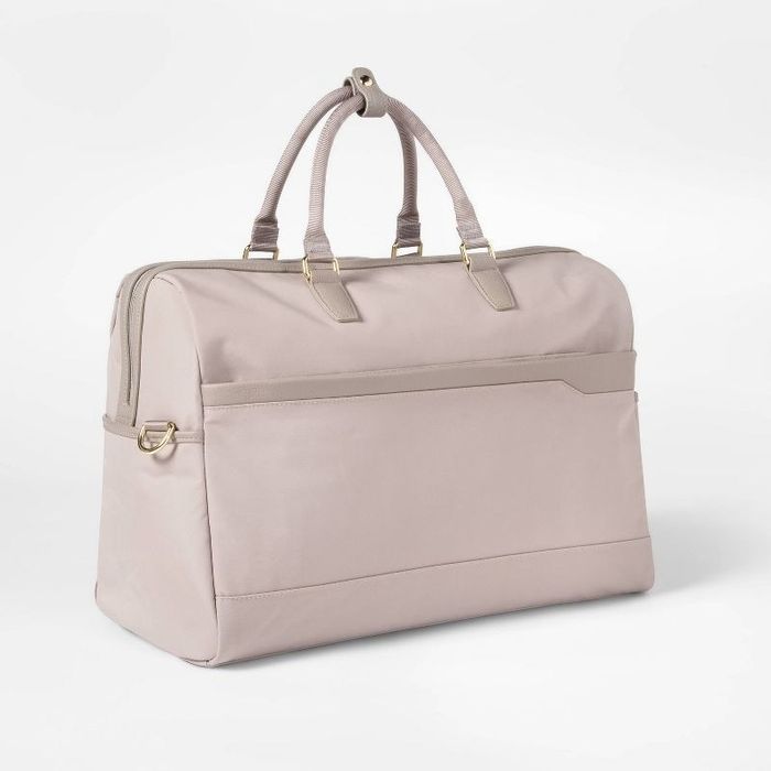 the weekender bag in Taupe