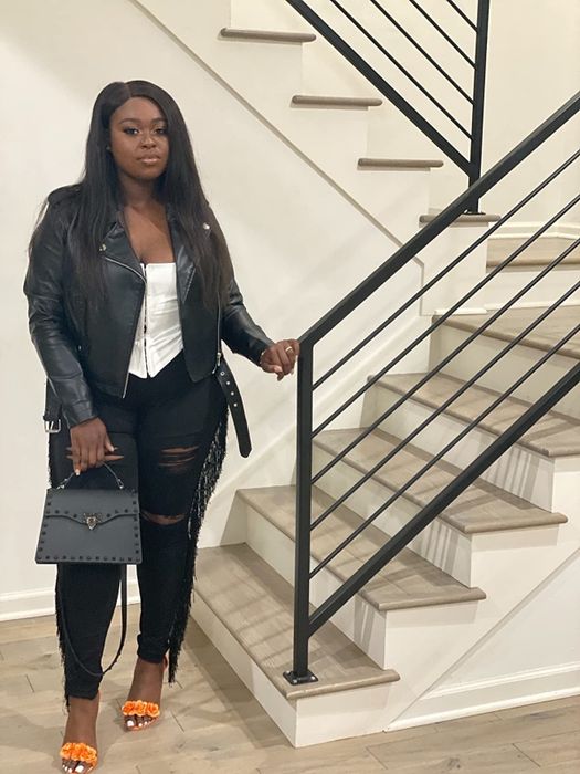 Another reviewer modeling the top in a crisp white