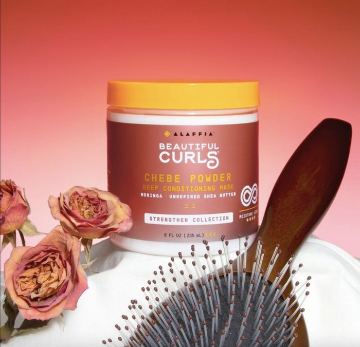 A jar of chebe powder hair mask