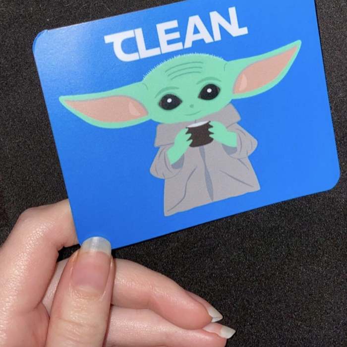 Another photo from the reviewer shows the blue side of the magnet labeled