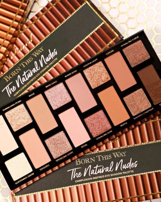 The Too Faced Born This Way The Natural Nudes eyeshadow palette offers a versatile range of shades perfect for creating natural, everyday looks.