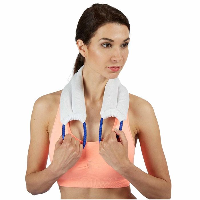 model using a smaller neck wrap equipped with handles