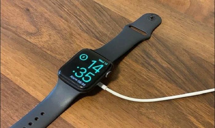 Cách sạc pin cho đồng hồ thông minh HiWatch 8 để sử dụng hiệu quả