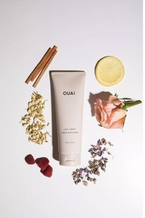 The perfect curl cream for defining and taming your curls.