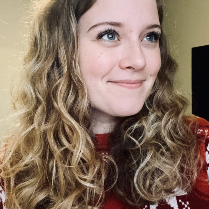 Another reviewer showing off their curls after using the diffuser