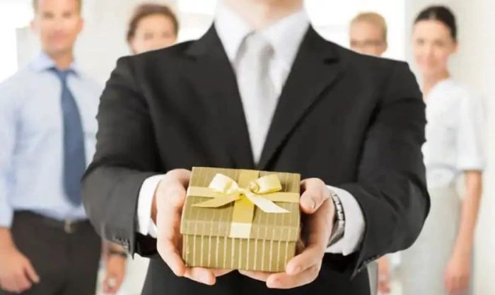 Những lời chúc ý nghĩa khi tặng quà sếp
