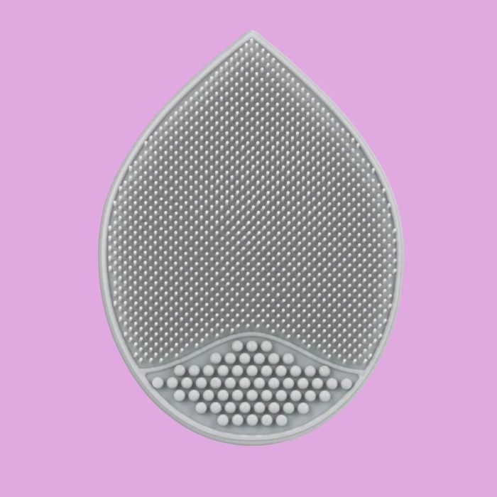 The facial brush