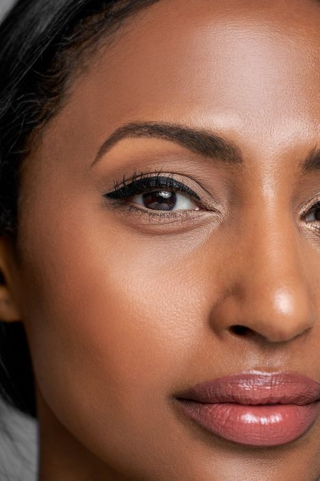 model showcasing a bold cat-eye eyeliner style