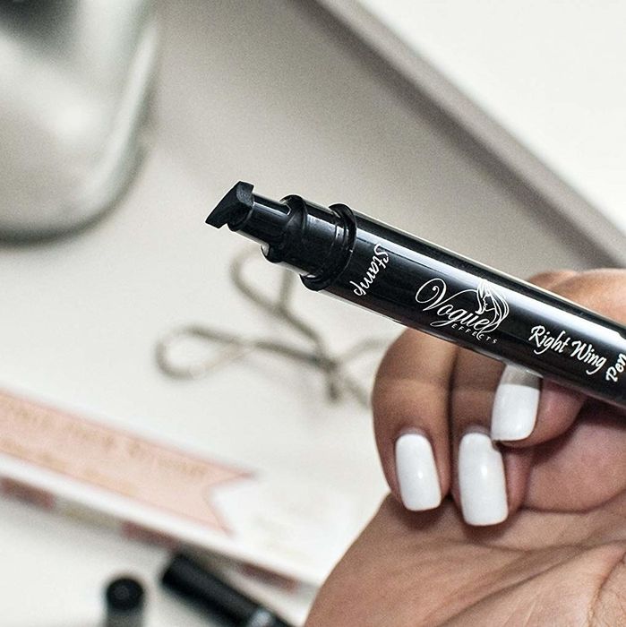 The stamp end of the eyeliner pen