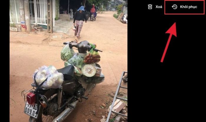 Nhấn vào mục Khôi phục