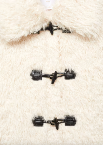 toggle button closures made of leather