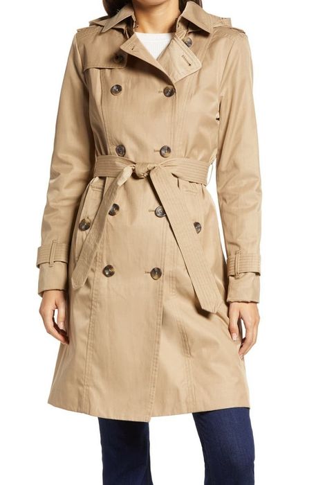 The trench coat in sand color.
