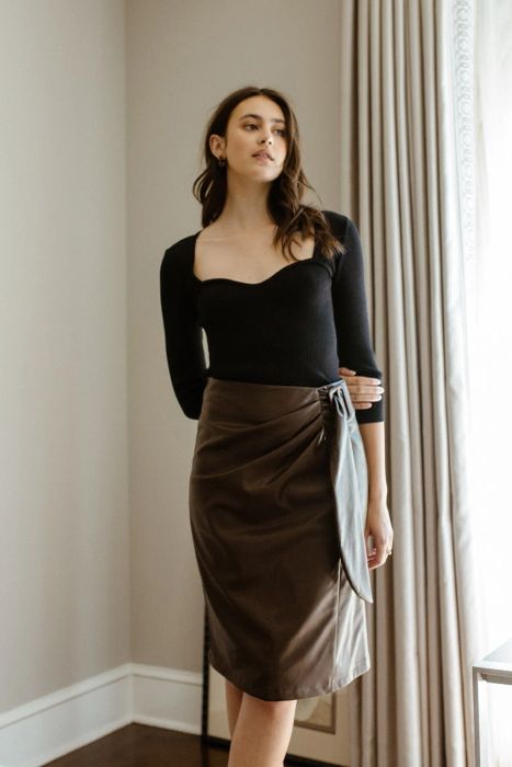 The skirt.