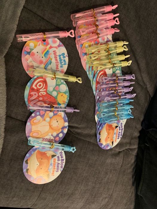 A reviewer’s photo of the adorable bubble animal valentines.