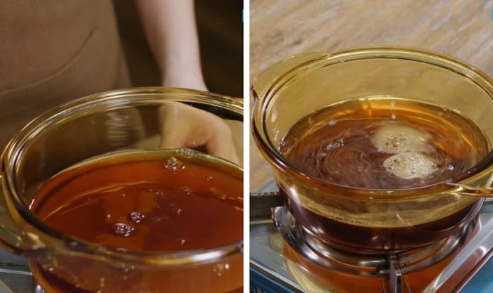 Đun sôi hỗn hợp gồm 2 chén nước mắm, 3 chén đường và 1/2 chén nước trên lửa vừa, khuấy đều cho đến khi đường tan hết.