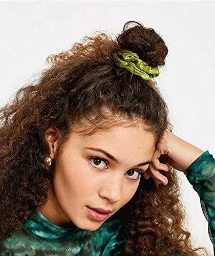 Model wearing a scrunchie.
