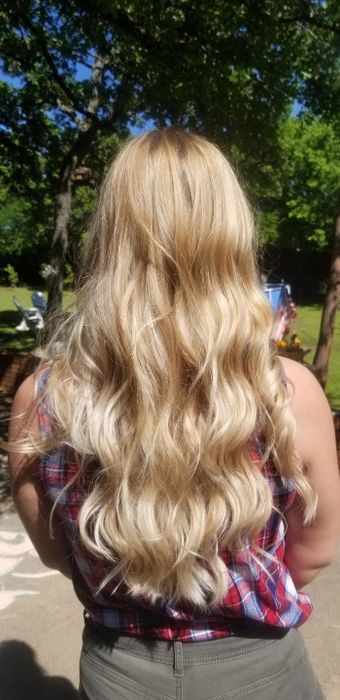 Reviewer with long, smooth hair