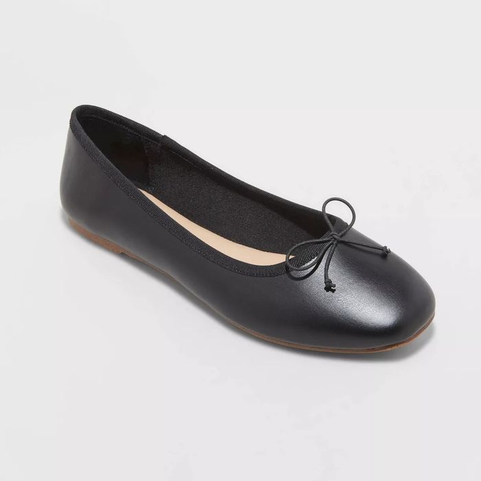 black ballet flats