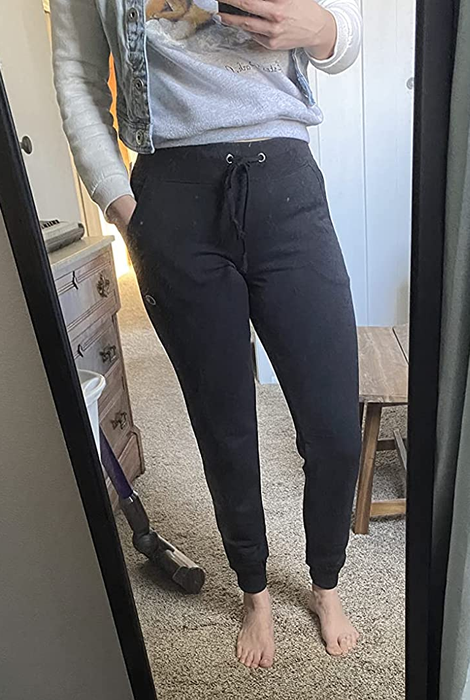 Image showing a reviewer in gray pants