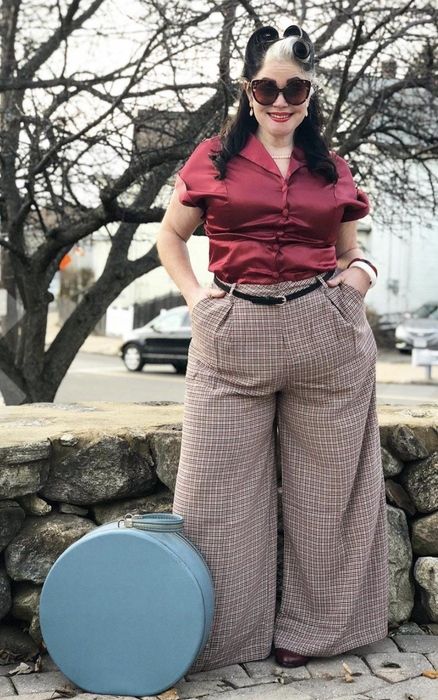 A different reviewer showing off the palazzo pants.