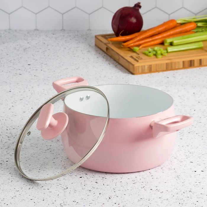 Light pink Dutch oven