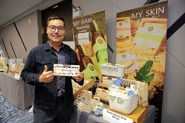 ผู้ชนะเลิศระดับชุมชน: โรฒวศิน รัตนะเสาวคนธ์