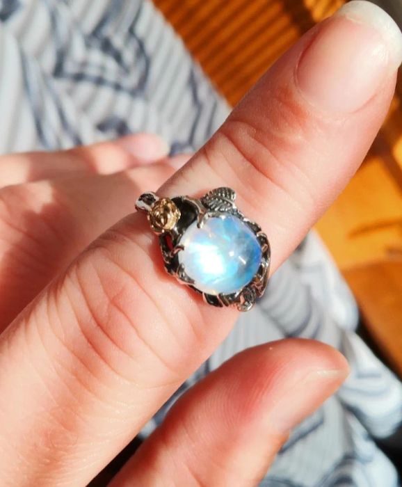 Reviewer photo of the same stunning ring
