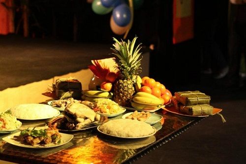 Cúng Giao thừa trong nhà hay ngoài trời? Hình ảnh minh họa.