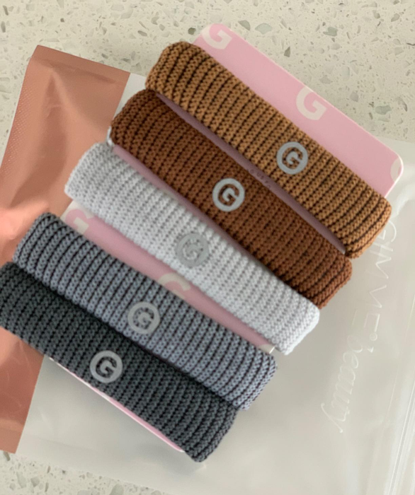 A photo from a reviewer featuring the hair bands.