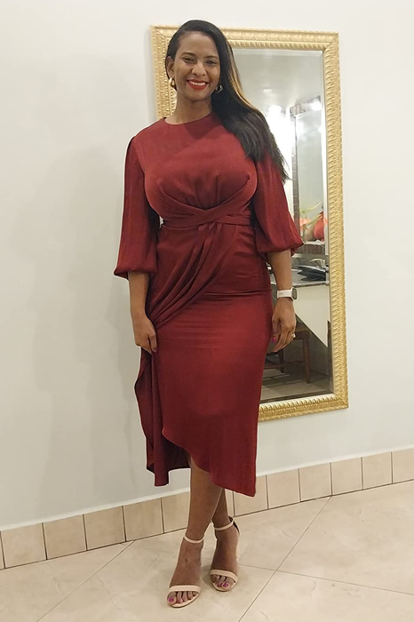 another reviewer dressed in red