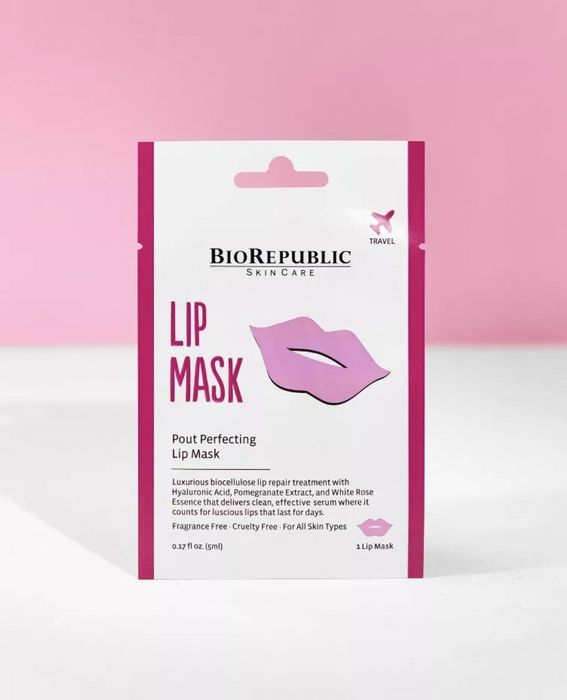 The lip mask in its packaging.