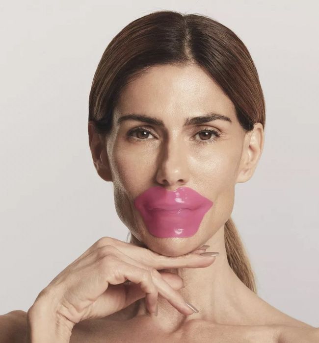 The lip mask applied on a person.