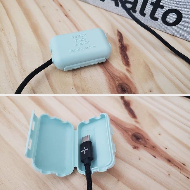 a photo demonstrating how to insert the charger into the case and how it looks when sealed