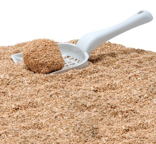 The litter formed solid clumps in the scooper.