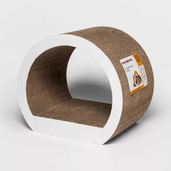 The woven cat scratcher designed as a tunnel