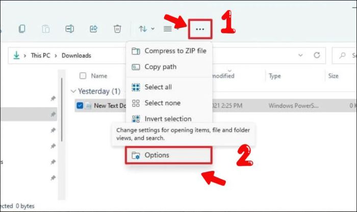 Chọn dấu ba chấm (menu Xem thêm) và chọn mục Options để ẩn ổ đĩa trên Windows 11