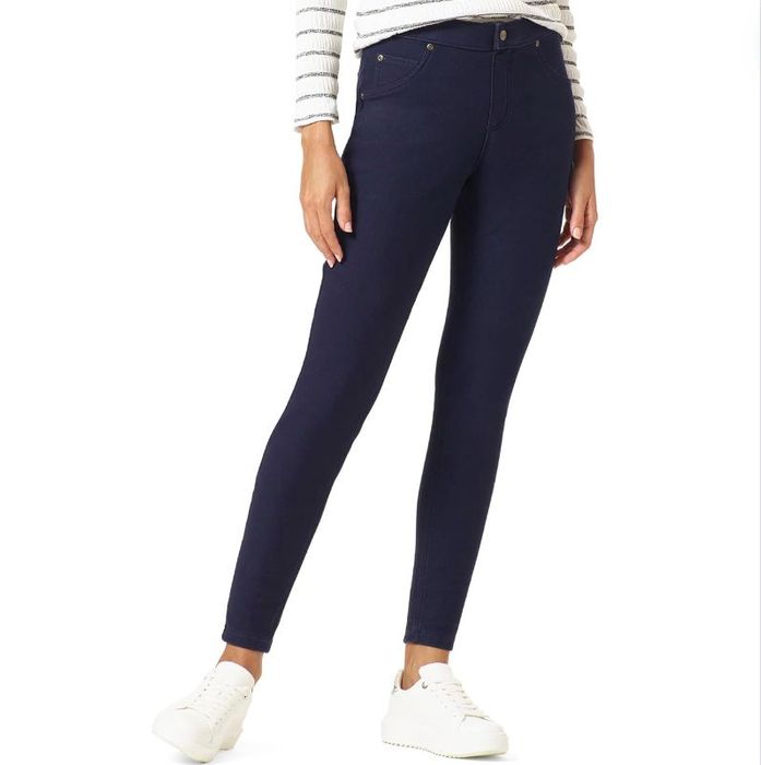Model showcasing the skinny jeans
