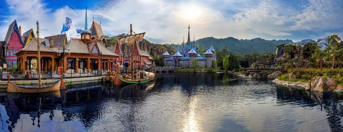 พบกับการเปิดโลกโฟรเซ่น (Frozen) ที่ฮ่องกงดิสนีย์แลนด์ฯ ในพรีวิวสุดพิเศษก่อนเปิดตัวอย่างเป็นทางการในปลายเดือนพฤศจิกายนนี้