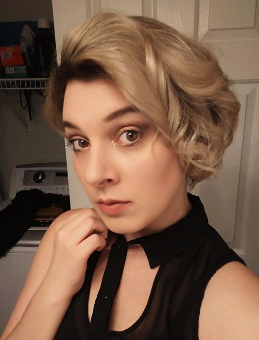 The same reviewer’s face later in the evening, demonstrating how their makeup stayed intact.