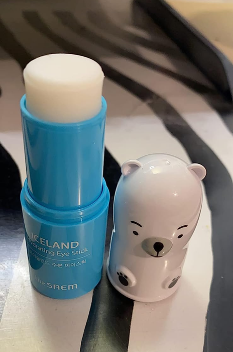 A photo of the eye stick taken by a reviewer