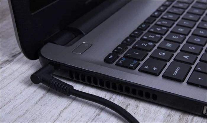 Những điều cần chú ý khi sạc pin máy tính đúng cách