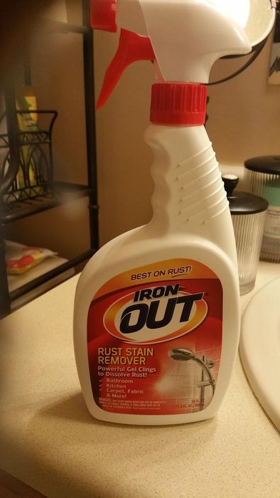 A reviewer's photo of the spray gel bottle