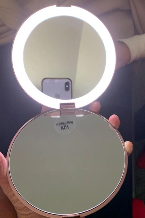 An image from the reviewer showcasing the mirror in use.