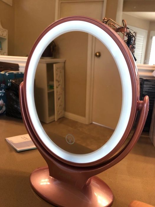 Reviewer image of mirror