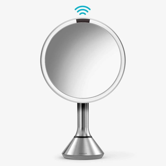 The silver magnifying mirror