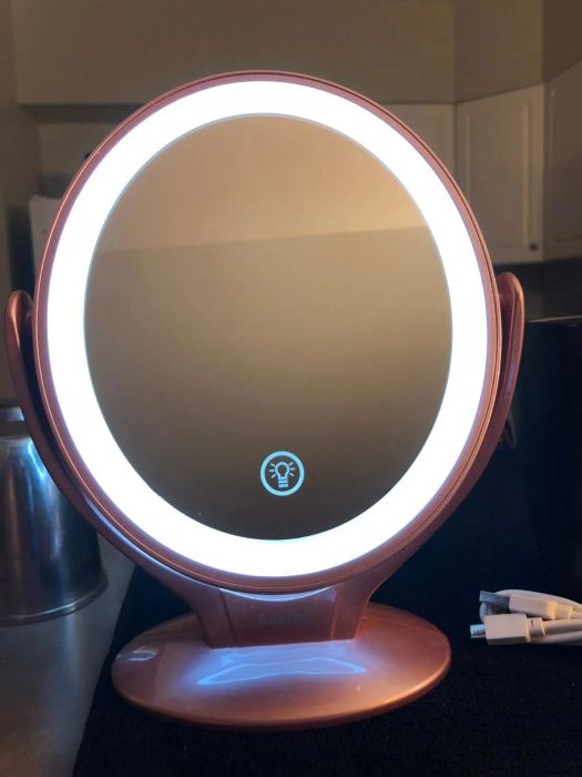 Reviewer image of front of mirror