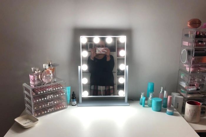 Reviewer photo of the mirror
