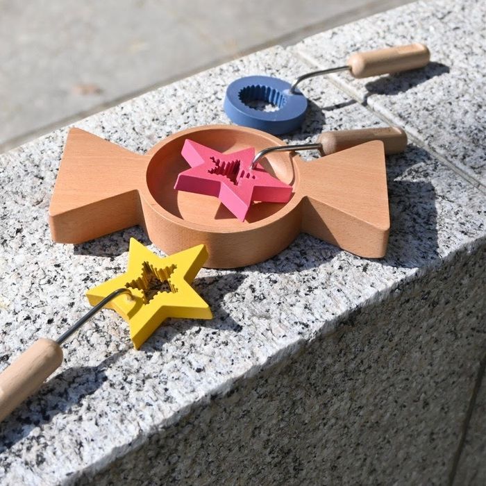 Three bubble wands and a bubble dish set
